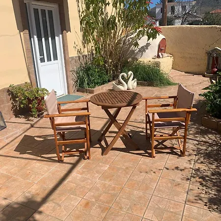 Ntina's Traditional Holiday home Midea